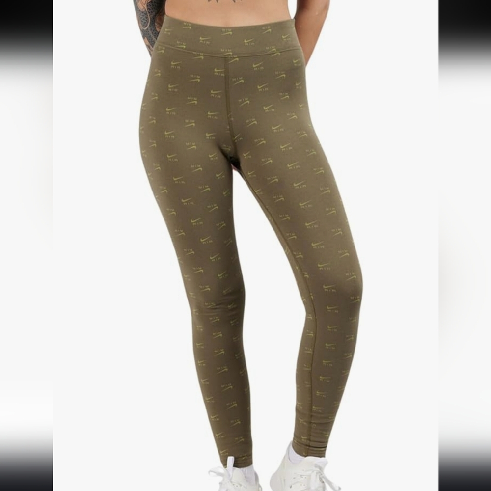 Nike Sports Air Tight Leggings - Size Medium